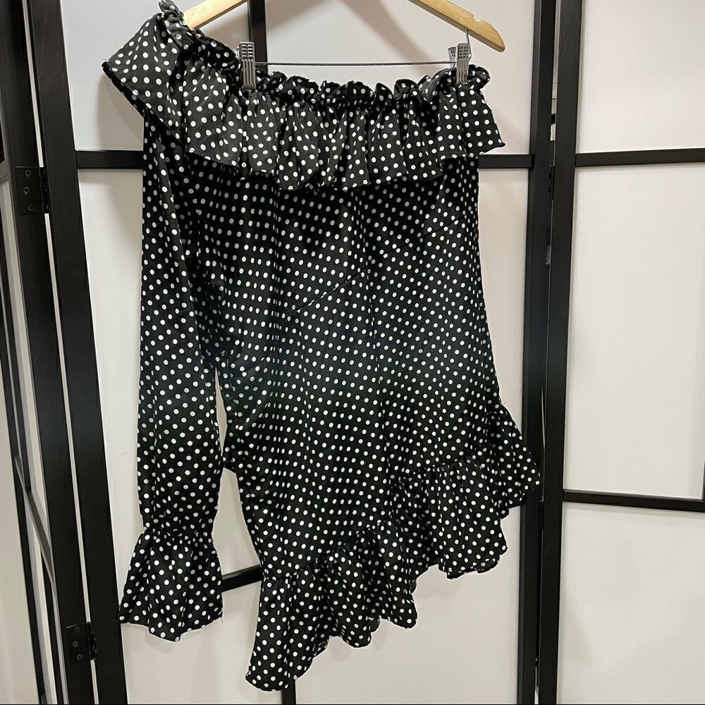 𝅺nwot [12] SAINT GENIES One-Shoulder Black & White Polka Dot Ruffle Mini Dress